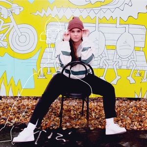 Meet your Posher, Caitlin